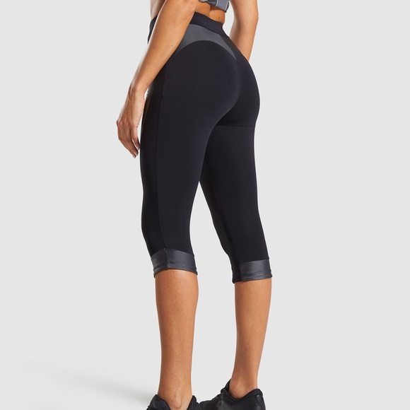 Gymshark Turbo Cropped Legging Size Small - Picture 5 of 5
